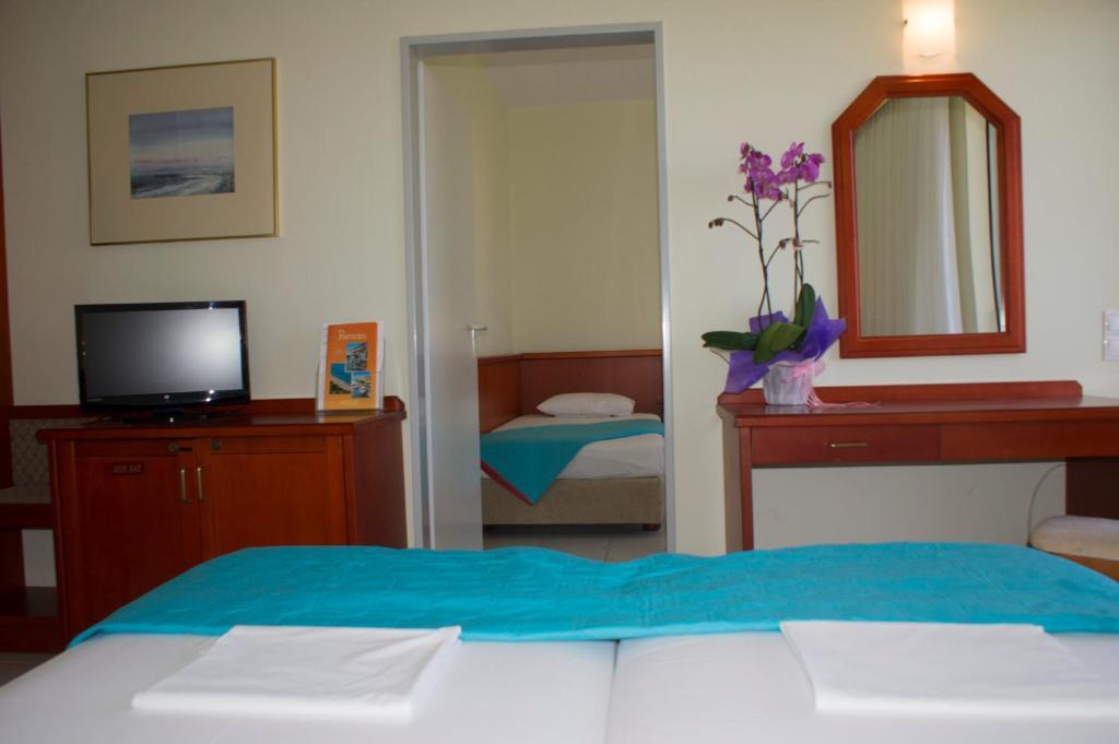 Dionisos Hotel Mytikas  Eksteriør bilde
